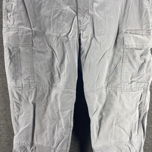 Dockers Pants Mens 36 Gray High Rise Smart 360 Tech Relaxed Cargo Workwear - Picture 2 of 13
